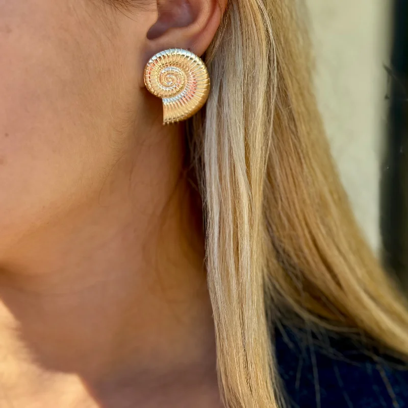 minimal gold earrings for women -LARGE NAUTILUS POST